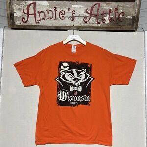 Wisconsin Badgers Halloween Shirt Bucky Vampire Bat October Large Tee Tshirt